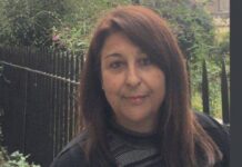 Θρήνος στην κηδεία της καθηγήτριας που πέθανε από ανακοπή στο ασθενοφόρο