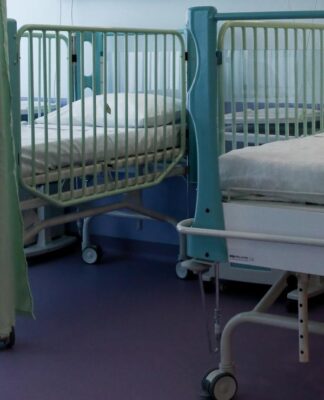 Πώς σχετίζεται το εγκεφαλικό και ο λίγος ύπνος με τον πρόωρο θάνατο;