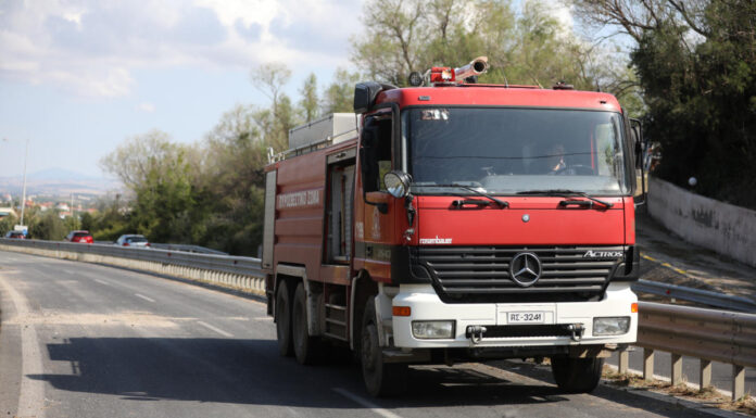 Συναγερμός για λεωφορείο ΚΑΠΗ που έπεσε σε χαντάκι