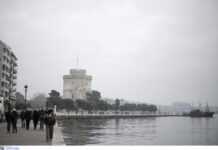 Θεσσαλονίκη: «Μου άρπαξε το κινητό και με έσπρωξε στον Θερμαϊκό»