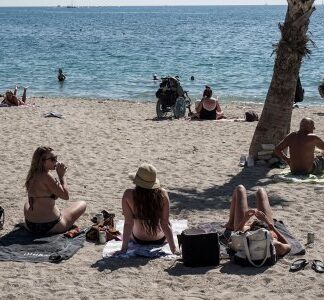 Καιρός: Τους 30 βαθμούς θα αγγίξει ο υδράργυρος – Ώρα για παραλία