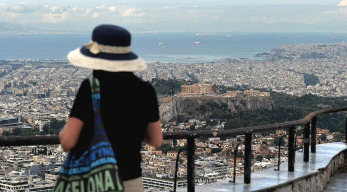 Καιρός: Δεν… φεύγει το καλοκαίρι. «Αγγίζει» τους 30 η θερμοκρασία