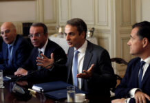 Δημοσκόπηση Opinion Poll: Ικανοποίηση για κυβέρνηση και Μητσοτάκη – Προβληματισμός για μεταναστευτικό