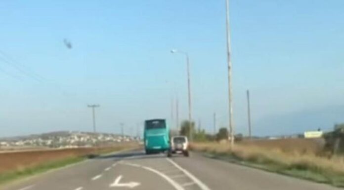 Λαμία: Η τρελή πορεία οδηγού λεωφορείου και οι προσπεράσεις (Βίντεο)