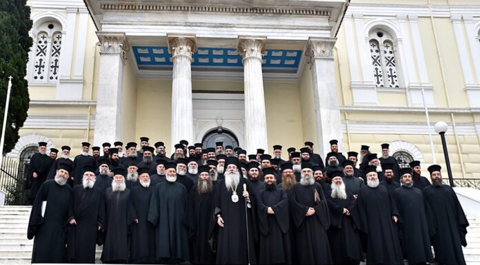 ΜΗΤΡΟΠΟΛΗ ΠΕΙΡΑΙΑ: Πραγματοποιήθηκε η Ιερατική Σύναξη