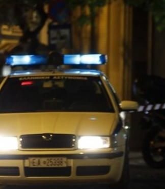 Πειραιάς: Μαχαίρωσαν ιδιοκτήτη καφενείου την ώρα που έκλεινε το μαγαζί