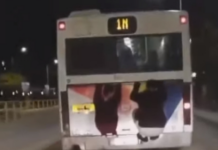 Θεσσαλονίκη: Νεαροί κρέμονται από λεωφορείο (ΒΙΝΤΕΟ)