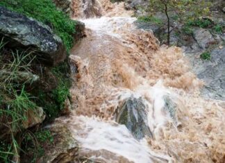 Πνίγηκε το Πήλιο. Ρεκόρ βροχόπτωσης – Πλημμύρες και κατολισθήσεις