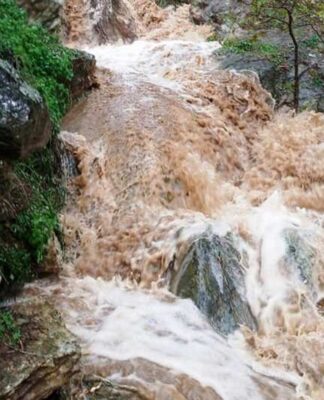 Πνίγηκε το Πήλιο. Ρεκόρ βροχόπτωσης – Πλημμύρες και κατολισθήσεις