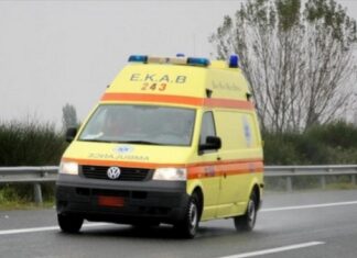 Τρίκαλα: Ανατριχιαστικός θάνατος ηλικιωμένου – Τυλίχθηκε στις φλόγες και έπεσε από το μπαλκόνι.