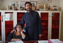 Θρήνος στην Κιβωτό του Κόσμου – Ο πατέρας Αντώνιος αποχαιρετά τον άνθρωπό του