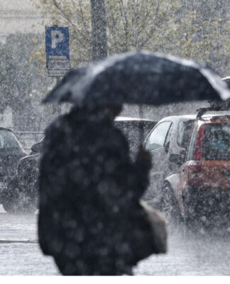 Καιρός – Meteo: Καταιγίδες και χαλάζι την Κυριακή