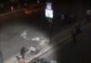 Κωνσταντινούπολη: Οδηγός λεωφορείου έπεσε πάνω σε πλήθος και μετά επιτέθηκε με μαχαίρι.