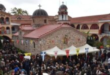 Χιλιάδες κόσμος για τον Αγιο Ιάκωβο (Τσαλίκη) στη Μονή Οσίου Δαυίδ (ΦΩΤΟ)