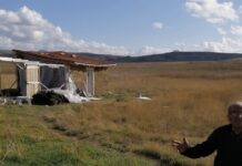 Φλώρινα: 80χρονος ζει σε καλύβα από χώμα και άχυρα γιατί δεν μπορεί να πάρει σύνταξη (ΒΙΝΤΕΟ)