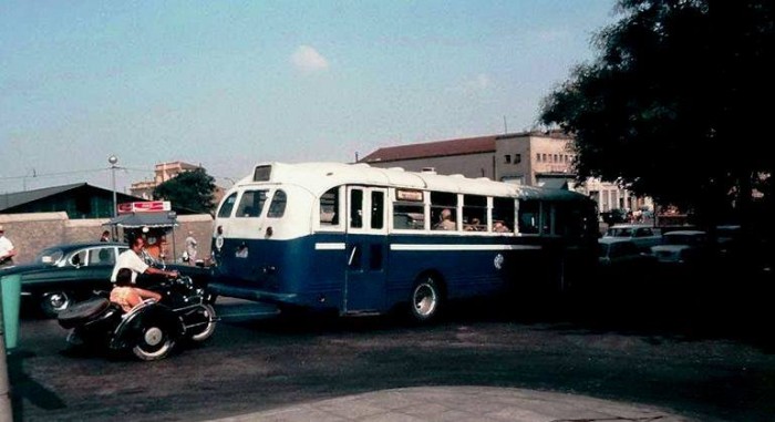 Τα αξέχαστα θρυλικά μπλε λεωφορεία που κατασκευάζονταν στην Ελλάδα και ένωναν τις γειτονιές με το κέντρο - Εικόνα 4