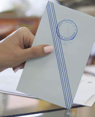 ΔΗΜΟΣΚΟΠΗΣΗ: Στις 13 μονάδες η διαφορά ΝΔ από ΣΥΡΙΖΑ