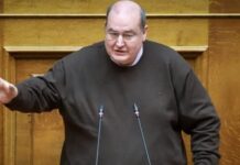 Φίλης: «Άλλο ο επαγγελματίας τρομοκράτης και άλλο ο νέος που ρίχνει μολότοφ»
