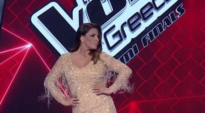 The Voice: Η σέξι εμφάνιση της Παπαρίζου & η αντίδρασή της όταν μπερδεύτηκε το φόρεμα στα πόδια της!