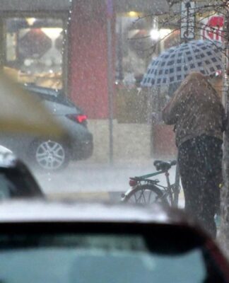 Καιρός σήμερα: Βροχές και πτώση θερμοκρασίας