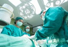 ΦΡΙΚΗ: Είχε πόνους στο αυτί – Δεν θα πιστέψετε τι του έβγαλαν οι γιατροί (ΦΩΤΟ)