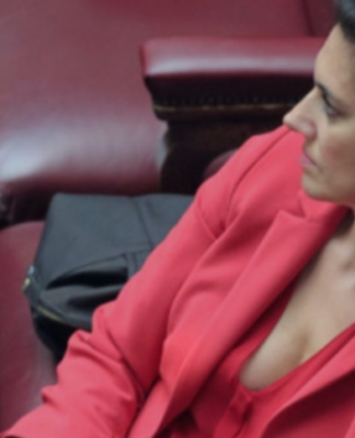 Νόνη Δούνια: Μαγνήτισε τα βλέμματα με σ3ξι εμφάνιση στη Βουλή (ΦΩΤΟ)