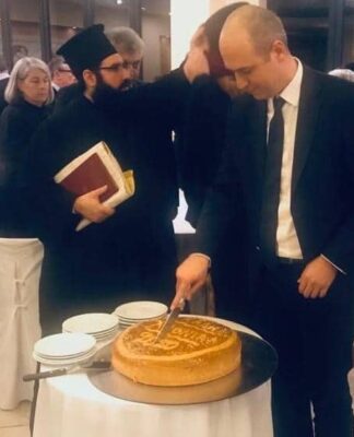 Ο Χριστόφορος Μπουτσικάκης έκοψε βασιλόπιτα με εκατοντάδες φίλους του ! (ΦΩΤΟ)