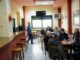 Έρχεται το πρώτο καφενείο για καπνιστές – Αυτό είναι το «παραθυράκι» του νόμου