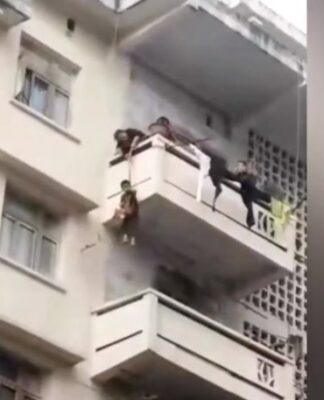 ΤΡΟΜΕΡΟ: 7χρονο αγόρι κατεβαίνει από το μπαλκόνι για να πιάσει μια γάτα (ΒΙΝΤΕΟ)