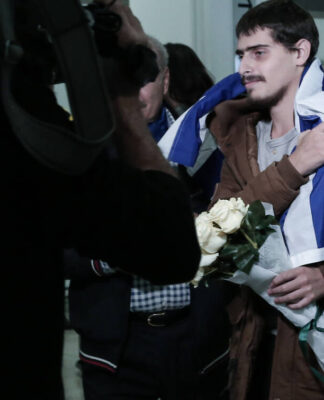 Συγκλονίζει ο ναυτικός που είχε απαχθεί στο Τόγκο: «Έτσι με άρπαξαν οι πειρατές – Πώς επέζησα»