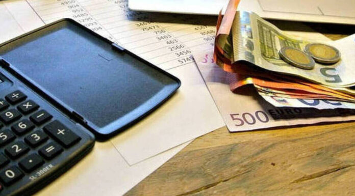 Αυτές είναι οι νέες ασφαλιστικές εισφορές: «Γρίφος» το σύστημα για τους μη μισθωτούς