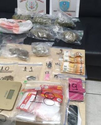 Σύλληψη 42χρονης για ναρκωτικά στον Πειραιά