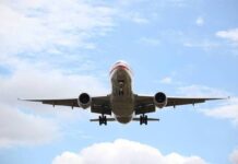 Πτήση-εφιάλτης: Δραματικές προσπάθειες του πιλότου να σώσει αεροπλάνο με 85 επιβάτες (ΒΙΝΤΕΟ)
