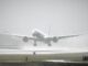 ΠΑΝΙΚΟΣ στους αιθέρες: Boeing 777 επιστρέφει στο αεροδρόμιο λόγω ρωγμής σε παράθυρο