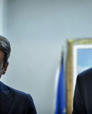ΚΟΡΩΝΑΪΟΣ: Στον Μητσοτάκη η απόφαση για νέα μέτρα έναντι του ιού