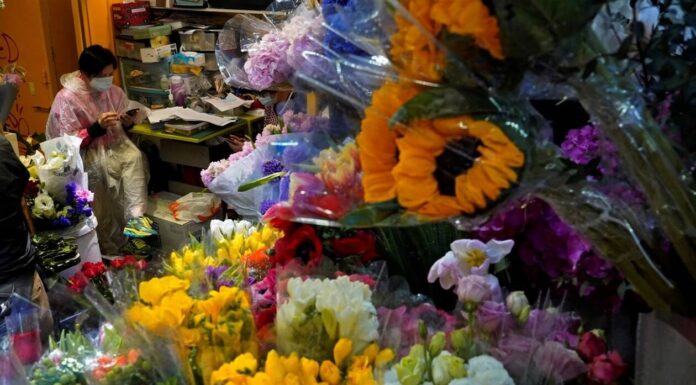 Κοροναϊός: Στους 1.523 οι νεκροί στην Κίνα