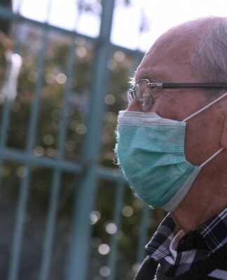 Κοροναϊός στην Ελλάδα: Νέες οδηγίες για τη χρήση μάσκας – Ποιοι πρέπει να τις φορούν