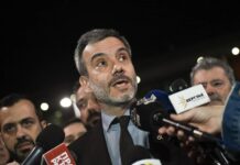 Κοροναϊός στην Ελλάδα: Απολυμάνθηκε το Δημαρχείο – Ζέρβας: «Δεν είμαστε σε καραντίνα»