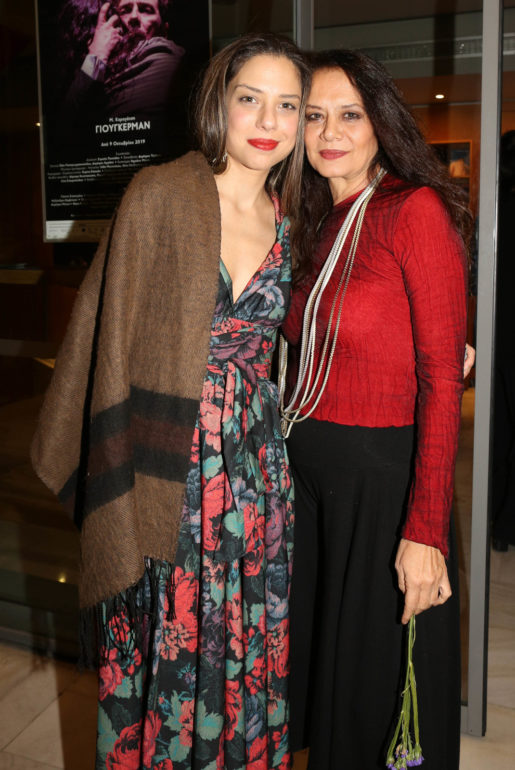 Η Λίλα Καφαντάρη παραμένει όμορφη και σικ στα 58 της: Η σπάνια εμφάνιση με την κόρη της που της μοιάζει πολύ - Εικόνα 2