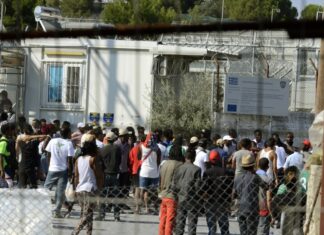 ΠΡΟΣΦΥΓΙΚΟ: Ανυποχώρητη η κυβέρνηση, «θέσεις μάχης» παίρνουν οι νησιώτες