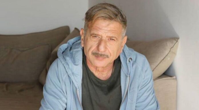 ΚΩΣΤΑΣ ΚΟΚΛΑΣ: Το έμφραγμα πάνω στη σκηνή του θεάτρου!