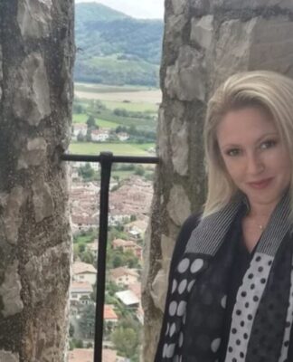 ΣΥΓΚΛΟΝΙΣΤΙΚΗ ΜΑΡΤΥΡΙΑ Ελληνίδας από Ιταλία: Μείνετε σπίτι σας, μην κάνετε το ίδιο λάθος με μας