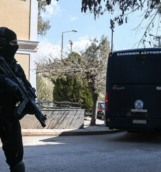 Συνελήφθη ο αυτοαποκαλούμενος «αναρχικός πρόσφυγας» που ζητούσε να οπλιστούν οι μετανάστες στον Έβρο