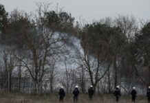 ΕΒΡΟΣ: Ψυχολογικές επιχειρήσεις Τούρκων – Στήνουν τουρκικές σημαίες στα σύνορα (ΒΙΝΤΕΟ)