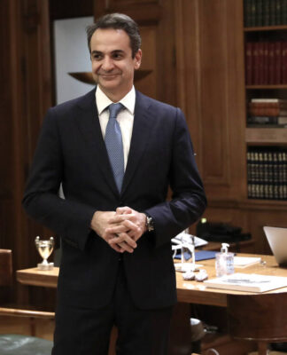 Κορονοϊός: Ο Μητσοτάκης έκανε το τεστ για τον ιό μαζί με την οικογένειά του