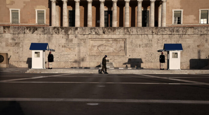 Κορονοϊός στην Ελλάδα – Απαγόρευση κυκλοφορίας: Κοντά στην έσχατη λύση η κυβέρνηση