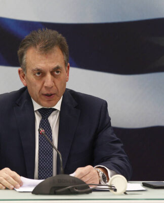 Κορονοϊός – Βρούτσης: Αγωνία για τις θέσεις εργασίας – Έρχονται νέα έκτακτα μέτρα