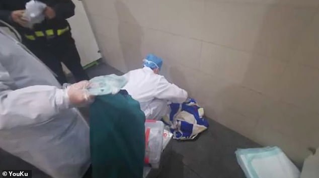 Παράτησαν νεογέννητο στο πάτωμα δημόσιας τουαλέτας – Του κάνουν εξετάσεις για κορωνοϊό - Εικόνα 2