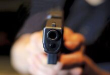 ΒΟΛΟΣ: 56χρονος χτύπησε γυναίκα που τον κατέδωσε ότι πυροβόλησε σκυλιά!