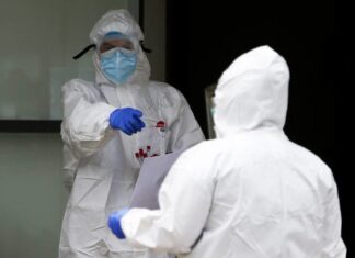 ΚΟΡΩΝΟΪΟΣ – ΗΠΑ: Στο έλεος του φονικού ιού – Πάνω από ένα εκατομμύριο κρούσματα